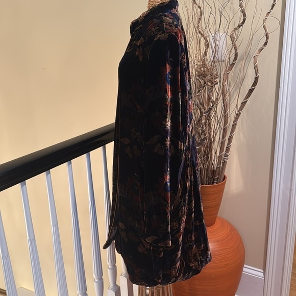 Neiman Marcus 🔥Sale🔥Exclusive Vintage velour feel coat - Picture 3 of 9